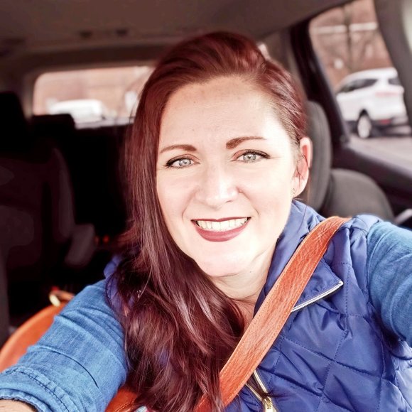 Meet your Posher, Kelly - Picture 2 of 9